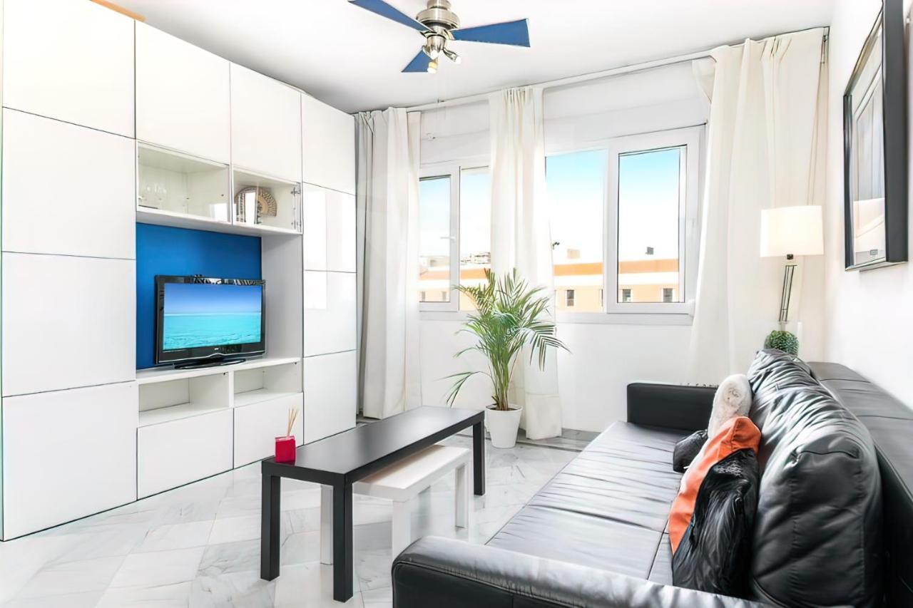 Lovely Suite With River Views And Parking Malaga Bagian luar foto